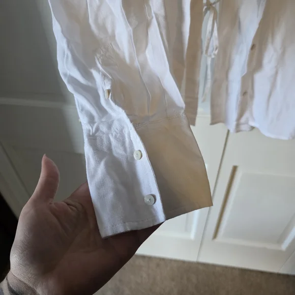 American Eagle Open Back Tie Blouse White Lightweight Button Up Medium NWT - Picture 6 of 7